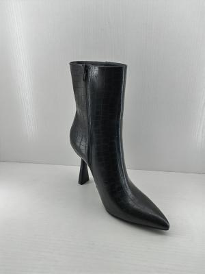 中国 Rubber Outsole Women Shoe Boots Stiletto Heel For Casual Occasion Women S Outfits 販売のため