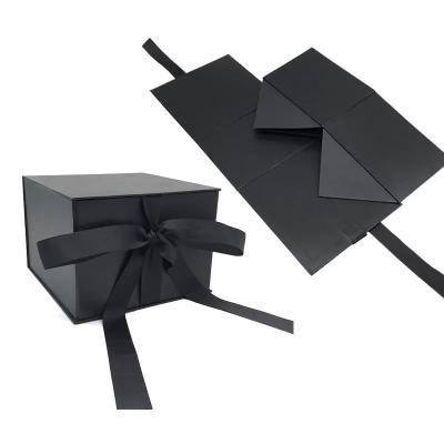 China Custom Magnetic Paper Box Foldable , Gift Packaging Black Collapsible Paper Box for sale