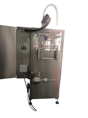 China Máquina de embalaje automático de bolsas de borde retorcido PLC Máquina automática de sellado de bolsas poli en venta