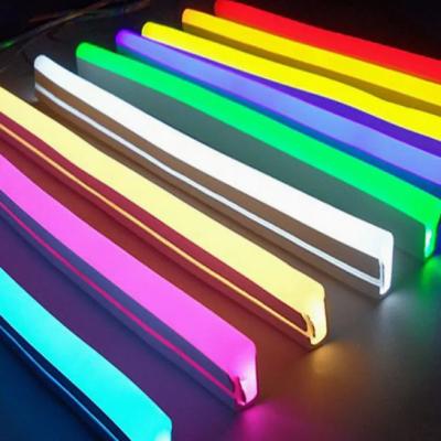 China Luzes de tira impermeáveis flexíveis 12V exterior do diodo emissor de luz de 6 x de 12mm com luz de néon à venda