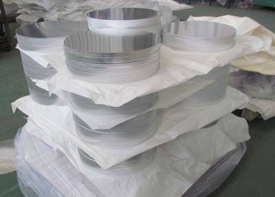 China 1100 espacios en blanco de aluminio laminados en caliente del círculo del grado que hacen girar para encender la decoración en venta