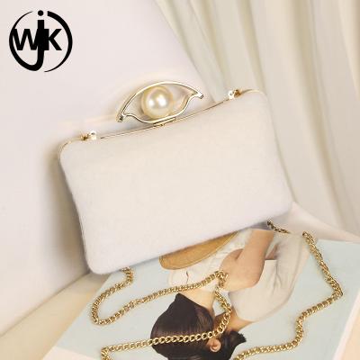 China Pearl Decorative dinner clutch bag  Effect Bride fashion evening bag For ladies elegant wholesale clutch bags China for sale