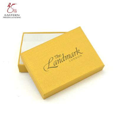 China Caixas de presente decorativas luxuosas amarelas do cartão 950gsm com tampa à venda