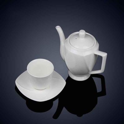 Китай Настройка на фарфоровый обеденный набор Белый цвет Квадратная керамическая посуда продается