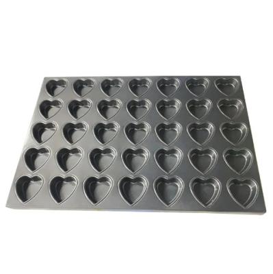China Custom Baking Dish Pans Metal Non-stick Baking Mould for Cake Muffin Pans for sale