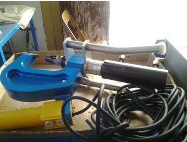 China Hydraulic Busbar Riveting Station for Busduct System for sale