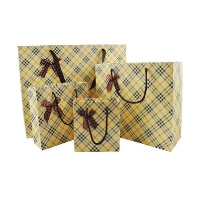 China europe style gift paper bag classic shopping handbag custom printing available for sale