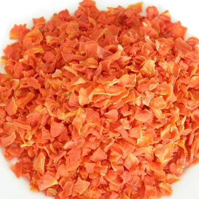 China 200% Vitamin A Dried Carrot Chips Dehydrated Carrot Flakes 3*3MM for sale