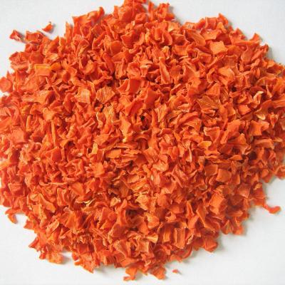 China Nutrient Rich Dried Carrot Chips Air Dried Carrot Granules 10*10mm for sale
