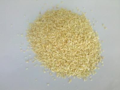 China Organic Dehydrated Garlic Granules Grade A 8-16 Mesh Dried Minced Garlic for sale