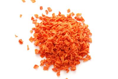 China Orange Color Dried Vegetable Chips 5x5mm / Dehydrated Vegetable Flakes for sale