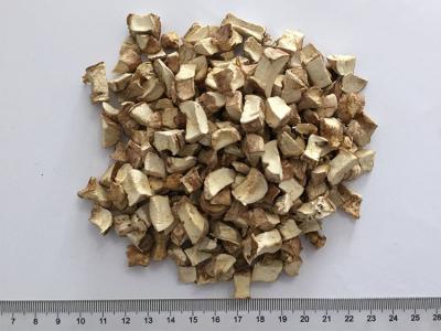 China Cogumelos secados escuros de Brown da nutrição 10x10mm para a casa/restaurante à venda
