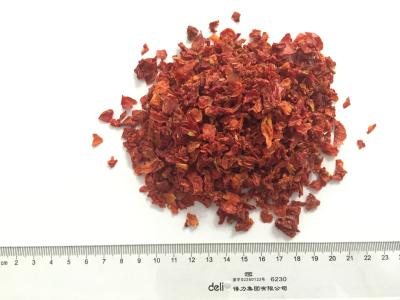 China New Crop Air Dried Tomatoes Flakes 9x9mm Size With 7% Moisture for sale