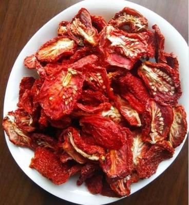 China Half Cutted Size Air Dried Tomatoes Dehydrated Vegetable Powder Red Color for sale
