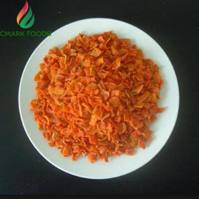 China HALAL 7% Moisture Dried Carrot Chips Dehydrated A Grade for sale