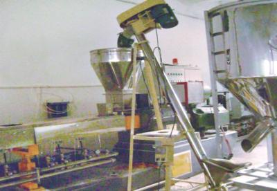 China Máquina da tubulação do Pvc do parafuso do gêmeo do HDPE, extrusora de parafuso gêmea plástica biodegradável à venda