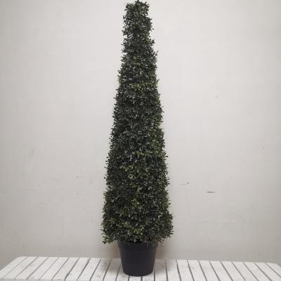 China Fiberglass Topiary Artificial Green Trees Ornaments With Mini Lights for sale