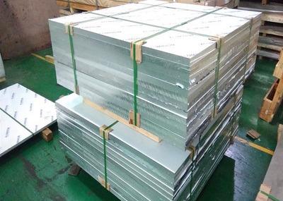 China 3003 3103 galvanizaram a placa de alumínio da folha para o equipamento químico 0,5