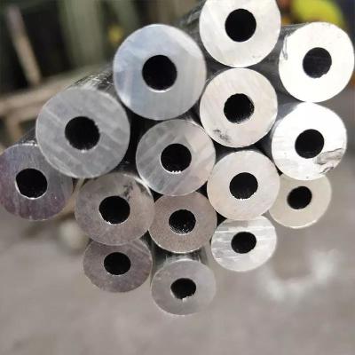 China Tubo de parede grossa de alumínio sem costura 1050 2024 5052 barra quadrada redonda à venda