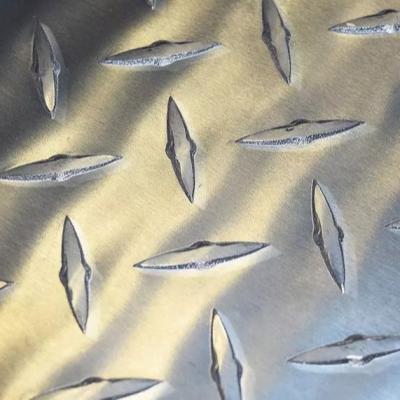 China Reboque incluido Front Diamond Pattern Aluminium Sheet 48 x 96 3003 5052 antiderrapantes quadriculados à venda