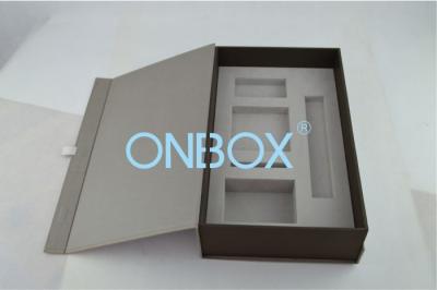 China Grey Cardboard gift packaging boxes / chocolate case with magnetic closure for sale