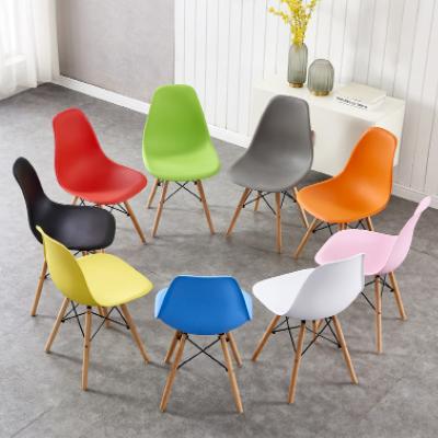 China 42*46*82cm PP Dining Chairs OEM With Wooden Leges for sale