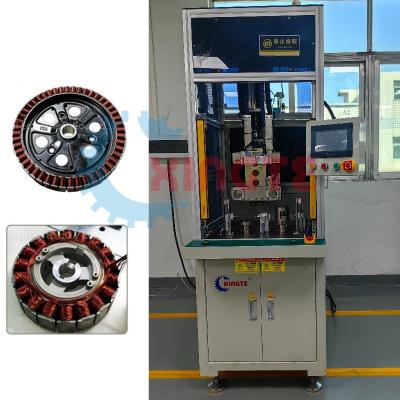 Chine Machine de laminage à stator à double buse automatisée XT-02D pour l'enroulement de bobine de précision à vendre