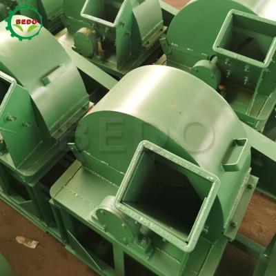 China Portable Wood Shaving  Sieving Machine Animal Poultry Chicken Bedding Large Wood Shavings Making Machine for sale