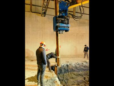 Chine Pile conduisant le marteau latéral de vibro de poignée pour les espaces étroits de construction à vendre