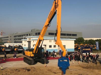 China Máquina escavadora Vibro Hammer de Hyundai para a profundidade da pilha de folha 15m à venda