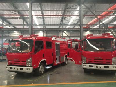 中国 2000L 容量の消火救助 4x2 の森林消防車 販売のため