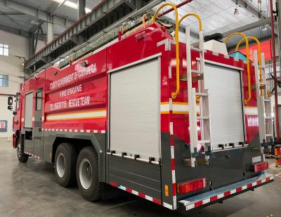 China Caminhão de bombeiros de espuma de água profissional 10000L 6x4 para resgate de emergência à venda