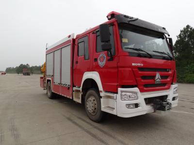 Κίνα Πολυλειτουργικό πυροσβεστικό όχημα SINOTRUK , Βαρύ Πυροσβεστικό Όργανο Διάσωσης με Γερανό 5t προς πώληση