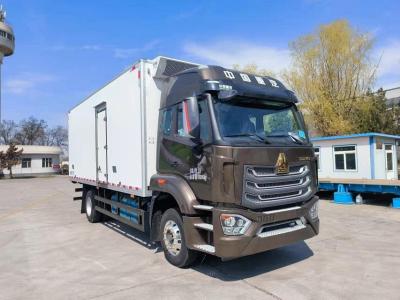 China Sino N5G refrigeró el tipo 180kw del combustible diesel del camión del cuerpo para dirigir en venta