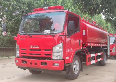 Chine Couleur rouge du camion de pompiers de forêt d'ISUZU 190HP 4x2 avec le réservoir d'eau 8t à vendre