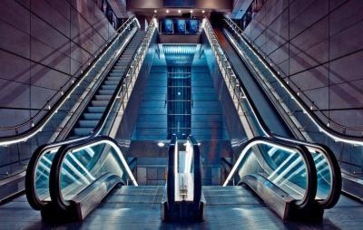 Chine Commande en acier des escalators VVVF d'affaires de délié pour le centre commercial d'intérieur à vendre