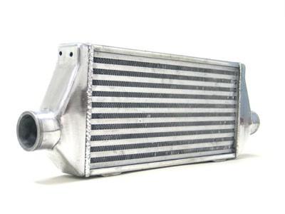 Chine Refroidisseur intermédiaire/radiateur de tube électronique soudés par aluminium de voiture de course à vendre