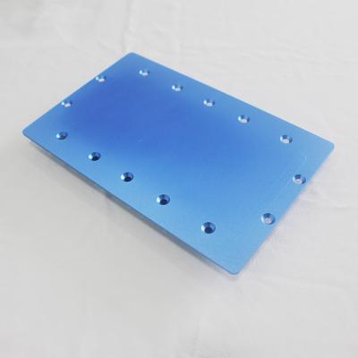 China 6063 de alumínio o dissipador de calor raspado da aleta com ISO9001 anodizou bens azuis à venda