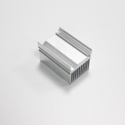 China Disipador de calor de aluminio del perfil de la protuberancia del claro ISO9001 de Aodizing para la máquina del CNC en venta