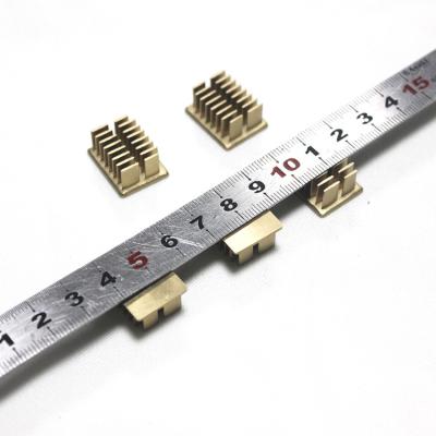 Chine Électrodéposition du radiateur forgé froid d'or pour rouille 11x7cm de la machine ISO9001 de commande numérique par ordinateur l'anti à vendre