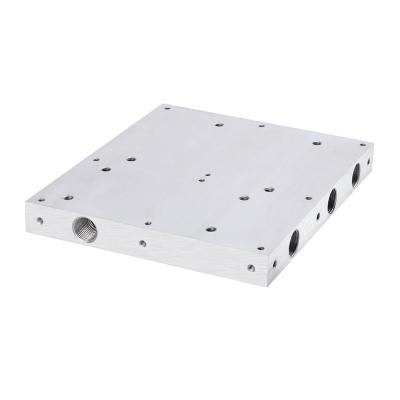 China AL6061 que anodiza el disipador de calor de aluminio claro de la placa con la precisión del CNC que trabaja a máquina para la placa fría del agua en venta