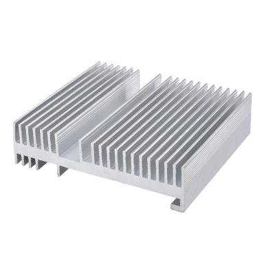 Chine AL6063 anodisant des profils en aluminium naturels d'extrusion de radiateur avec l'usinage de précision de commande numérique par ordinateur à vendre