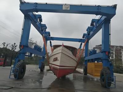 Chine Grue de haute résistance de levage de yacht de 20 tons pour le levage industriel résistant à vendre