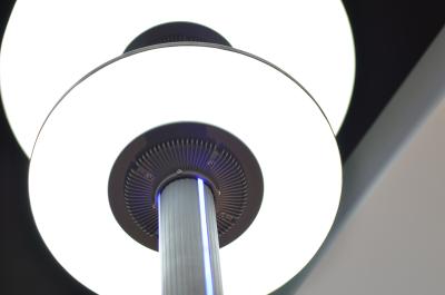 China O círculo IP65 dois deu forma às lâmpadas de alumínio do pátio, duas fontes luminosas com tiras da lâmpada à venda