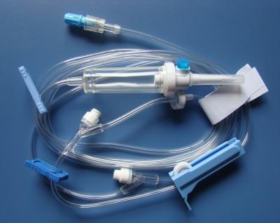 China Flexible Disposable Infusion Set Kink Resistant Drip Set Cannula With Tube Clamp for sale