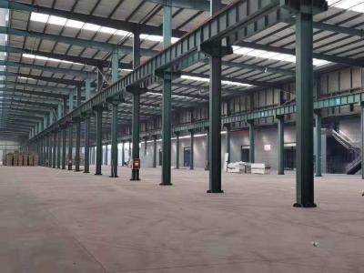 China Efficiently Designed Steel Warehouse Buildings Prefabricated With Aluminum Alloy Window en venta