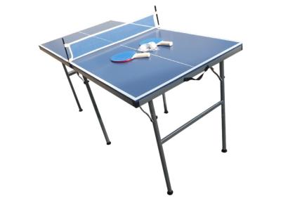 China Tabla de ping-pong menor del color azul, tabla de tamaño mediano portátil de los tenis de mesa para el juego de la familia en venta
