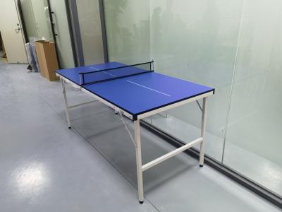 China Parte superior aberta fácil dobrável 15MM da tabela portátil do tênis de mesa com o suporte para o entretenimento à venda