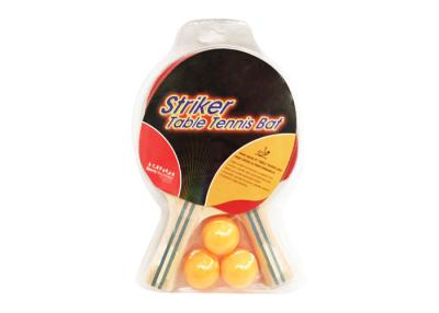 Chine Le ping-pong de poignée de couleur a placé 2 raquettes et emballages de boursouflure de 3 boules pour le jeu de famille à vendre