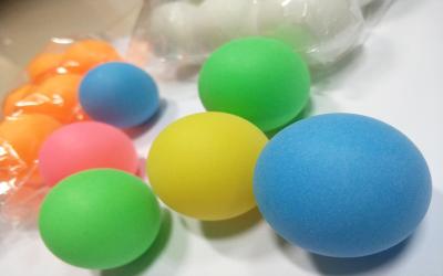 China ABS 40+MM Material Poly Colored Custom Ping Pong Balls For Entertainment for sale